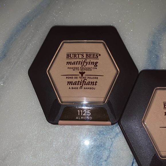 2 Burt’s Bees Powder Foundation “Almond” - Picture 3 of 11